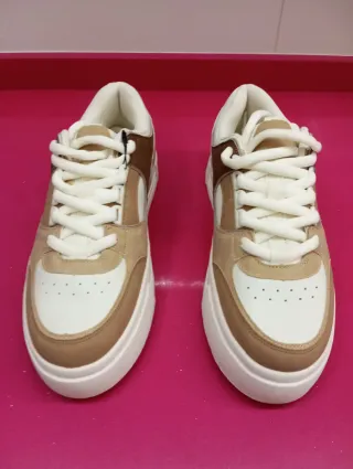 Zapatillas Zara Marrones y Blancas