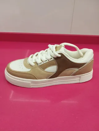 Zapatillas Zara Marrones y Blancas