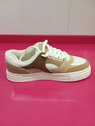 Zapatillas Zara Marrones y Blancas