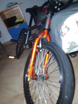 Bici bmx negra y plata