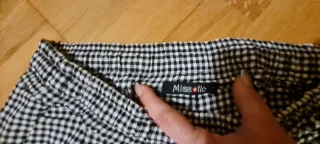 Pantalon de cuadros L   y blusa negra  M