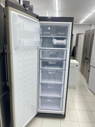 Nevera congelador Samsung altura 1.80 con garntia