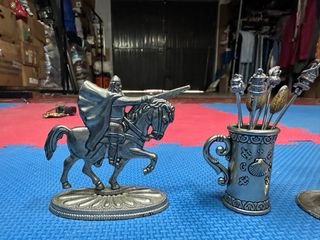 Adorno caballero medievales y espadas abre cartas