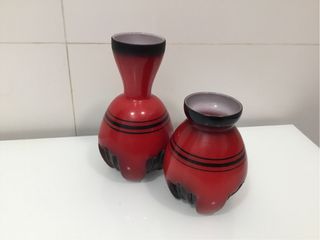 Juego de 2 jarrones de cristal rojo y negro