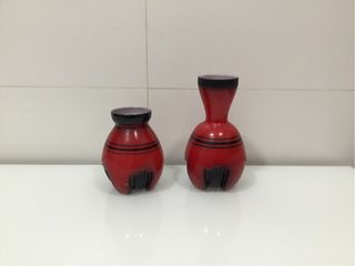 Juego de 2 jarrones de cristal rojo y negro