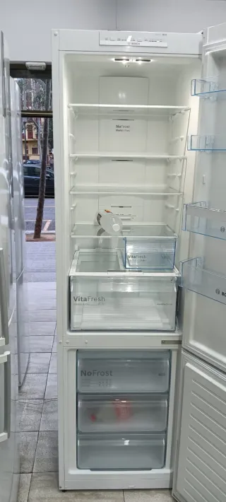 NEVERA COMBI BOSCH NO FROST ENERGÍA A+ 203x60x66cm