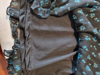 T XS Minifalda negra flores azul