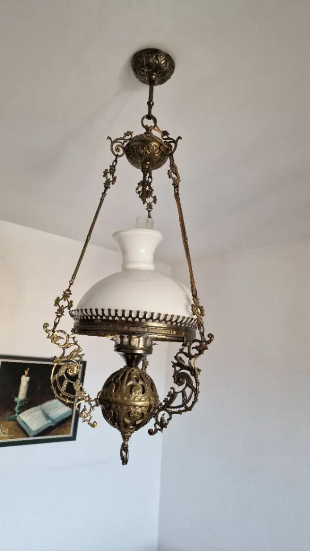 Lámpara de techo de bronce Quinque  tulipa blanca