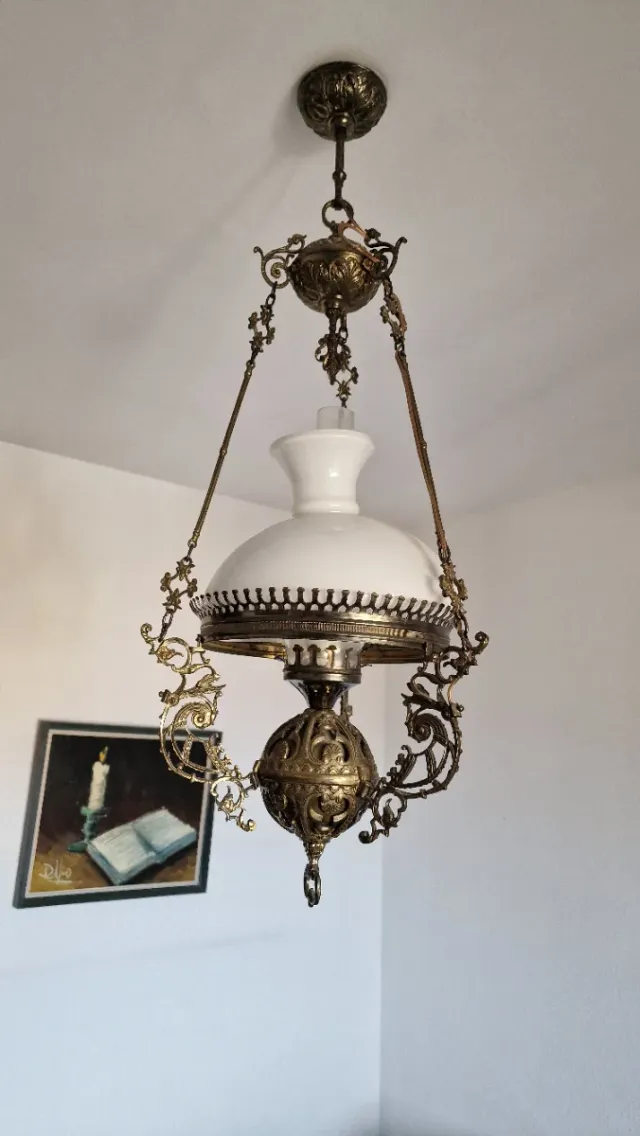 Lámpara de techo de bronce Quinque  tulipa blanca