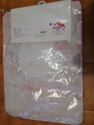 Alfombra Hello Kitty Sanrio 50 Aniversario