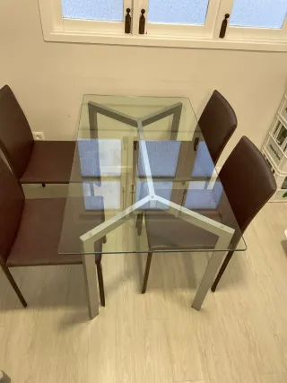 Mesa de comedor cristal y metal