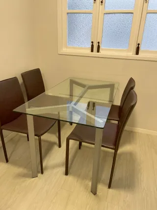 Mesa de comedor cristal y metal