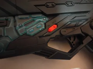 Pistola giocattolo futuristica