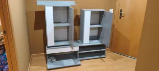 Mueble de salón modular gris y blanco