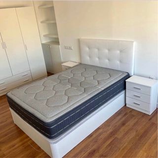 Liquidación canapés y colchones armarios y sofas