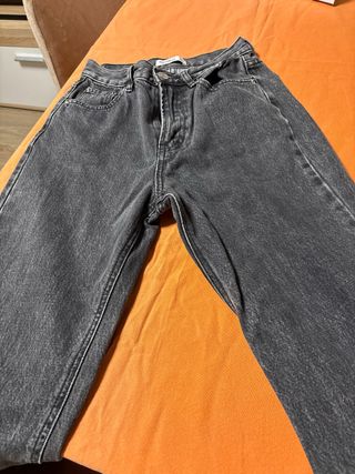 Pantalones Pull&Bear Negro y Verde Militar