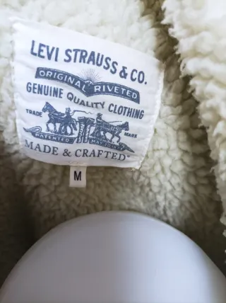 Lote de chaquetas talla M (Levis, Zara, etc.).