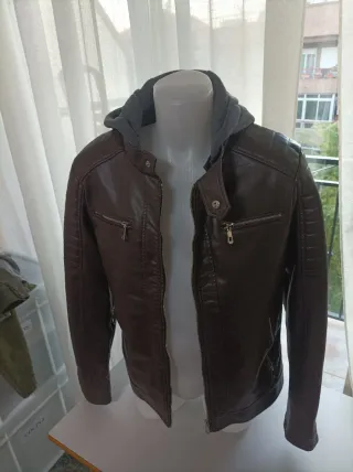 Lote de chaquetas talla M (Levis, Zara, etc.).