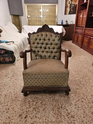 Sillón antiguo madera tallada estilo Isabelino