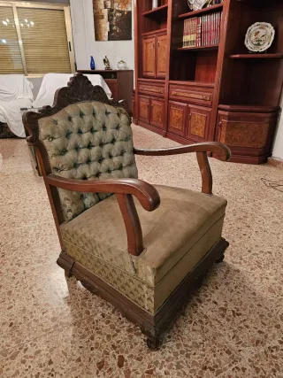 Sillón antiguo madera tallada estilo Isabelino