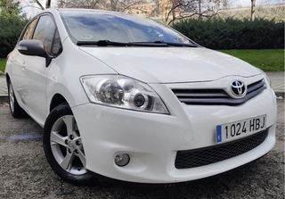 Toyota Auris 2011