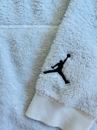 Sudadera Jordan Polar Negra y Blanca