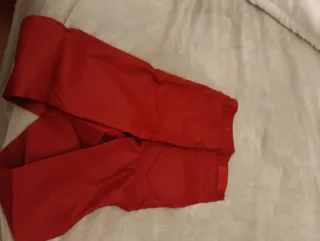 Pantalón efecto piel rojo T.36 Stradivarius