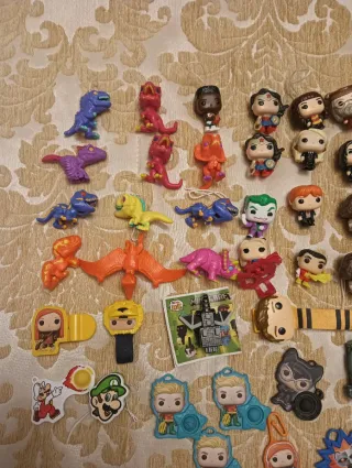 Lote Figuras Kinder Joy Harry Potter, Jurassic, DC