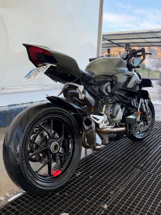 Ducati Streetfighter Naked Verde/Negra