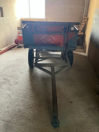 Remolque agrícola antiguo para tractor – 2500 kg