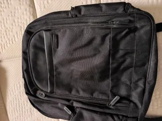 Mochila para portátil con compartimento RFID