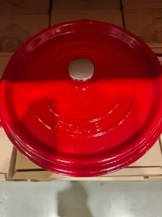 Olla Staub Cocotte Hierro Fundido 26cm Roja