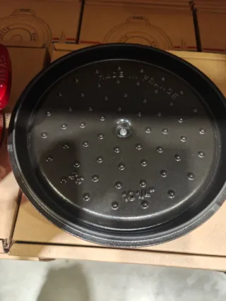 Olla Staub Cocotte Hierro Fundido 26cm Roja