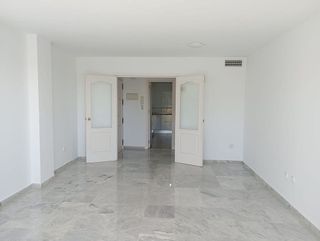 Piso en alquiler en Parque Mediterráneo - Santa Paula en Málaga