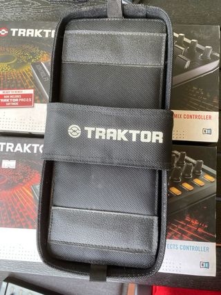 Traktor X1 mk2 + F1 mk1 Controller DJ