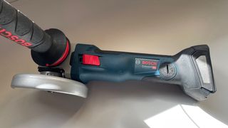 Smerigliatrice Bosch 18V GWS 18v-10 C