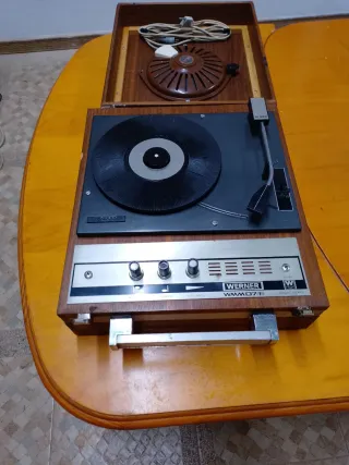 Tocadiscos Werner Portátil Antiguo