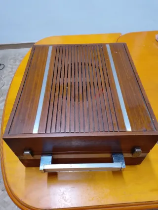 Tocadiscos Werner Portátil Antiguo