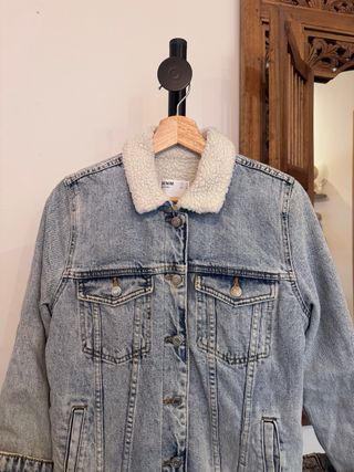 Chaqueta vaquera forrada Bershka