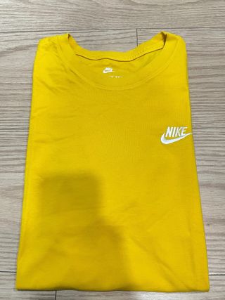 Camiseta Nike Amarilla
