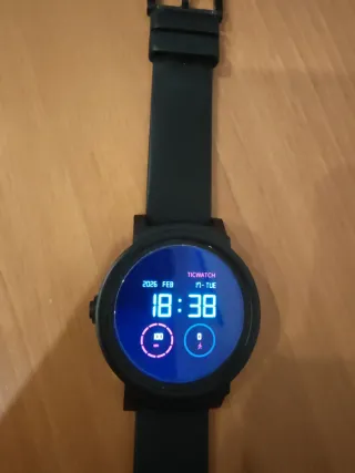 Smartwatch Ticwatch E Nero