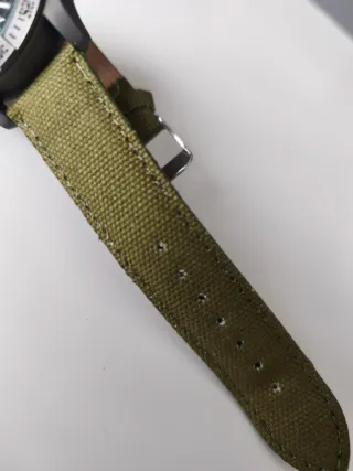 Reloj Militar Negro y Verde Oliva