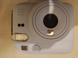 Cámara Instax Mini 12 Fujifilm Blanca