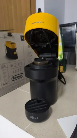 Cafetera Nespresso Vertuo Pop Amarilla