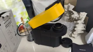 Cafetera Nespresso Vertuo Pop Amarilla