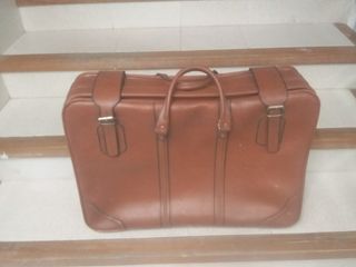 Maleta de viaje de cuero grande