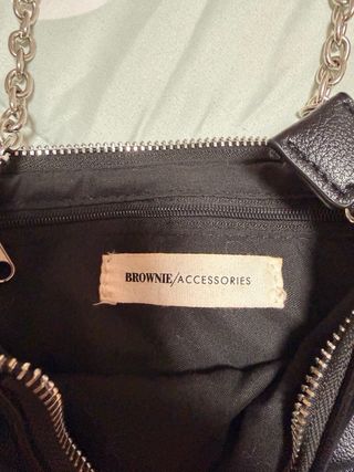 Bolso negro/marrón con cadena