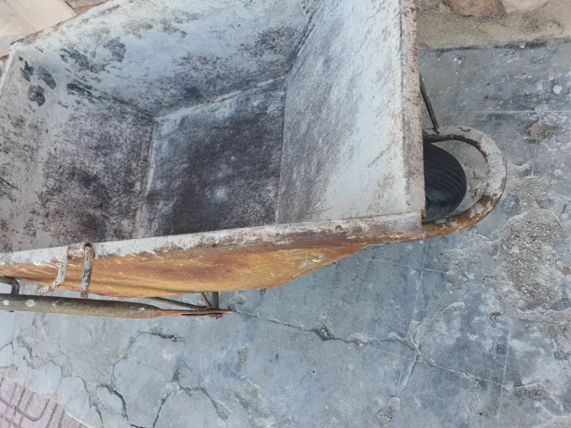 Carretilla de obra metálica