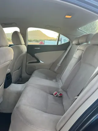 Lexus IS 220d GARANTÍA