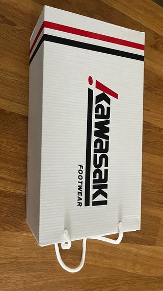 Zapatillas Kawasaki 38 con etiqueta